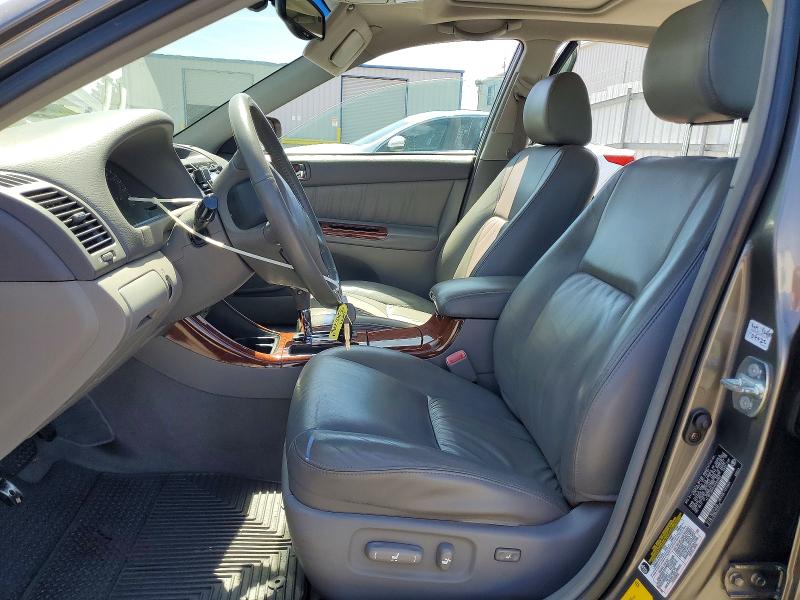 52457716 :رقم المزاد ، 4T1BF30K54U583069 vin ، 2004 Toyota Camry مزاد بيع