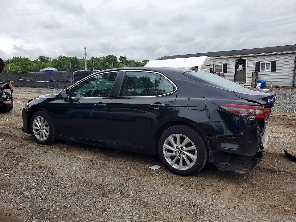 54490566 :رقم المزاد ، 4T1C11AK3MU482697 vin ، 2021 Toyota Camry مزاد بيع