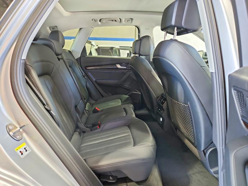 51879866 :رقم المزاد ، WA1BNAFY7J2228400 vin ، 2018 Audi Q5 مزاد بيع