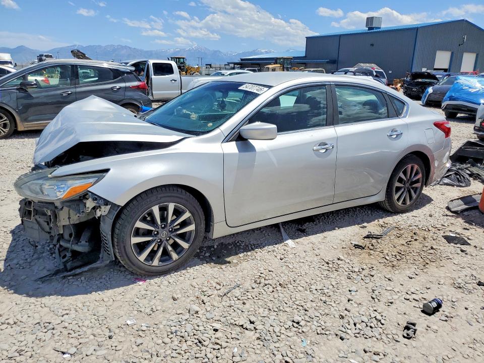2017 Nissan Altima მანქანა იყიდება აუქციონზე, vin: 1N4AL3AP8HC236095, აუქციონის ნომერი: 54707746