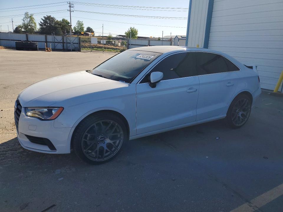 Продажа на аукционе авто 2015 Audi A3, vin: WAUBFGFF2F1015336, номер лота: 52932826