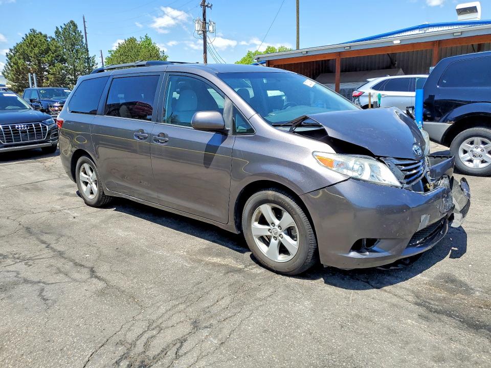 Продажа на аукционе авто 2015 Toyota Sienna, vin: 5TDKK3DC0FS586455, номер лота: 53201246