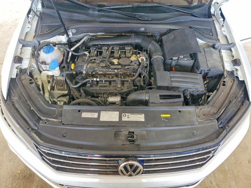 55390826 :رقم المزاد ، 1VWBT7A30HC012075 vin ، 2017 Volkswagen Passat مزاد بيع