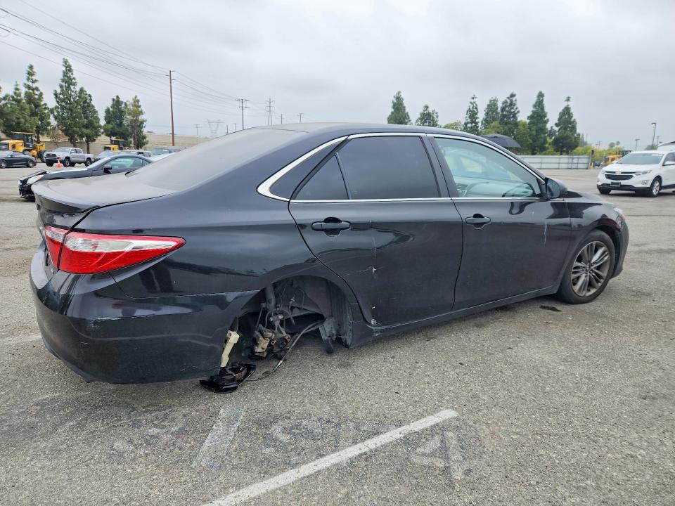 53773366 :رقم المزاد ، 4T1BF1FK0HU814171 vin ، 2017 Toyota Camry مزاد بيع