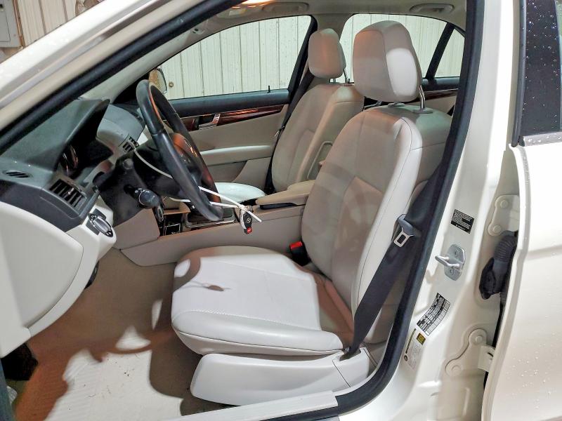 54474546 :رقم المزاد ، WDDGF81X89F207162 vin ، 2009 Mercedes-benz C مزاد بيع