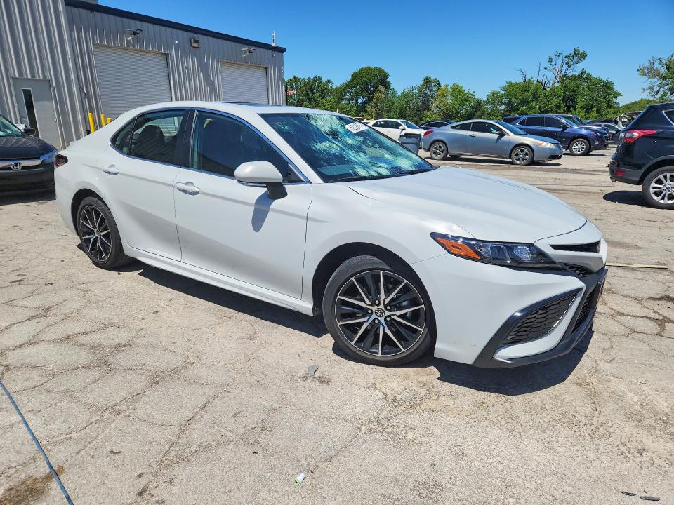 52386776 :رقم المزاد ، 4T1T11AK5PU170501 vin ، 2023 Toyota Camry مزاد بيع