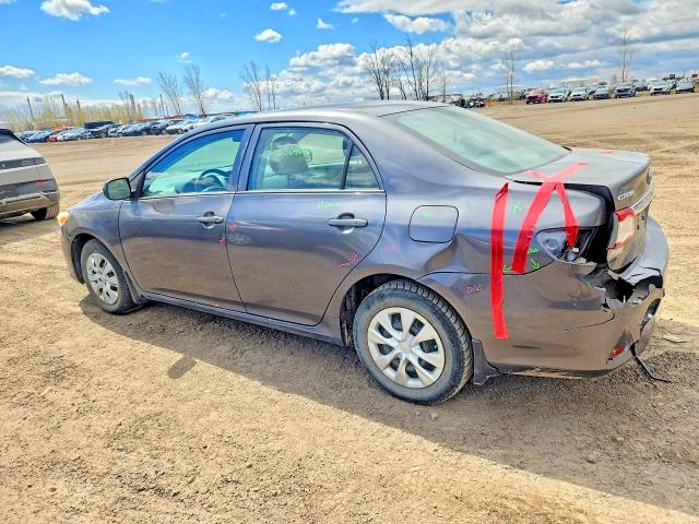 52992396 :رقم المزاد ، 2T1BU4EE9DC028979 vin ، 2013 Toyota Corolla مزاد بيع