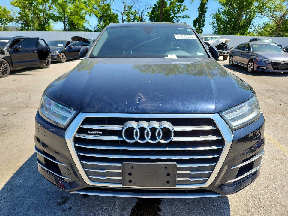 52853946 :رقم المزاد ، WA1LHAF78HD055102 vin ، 2017 Audi Q7 مزاد بيع