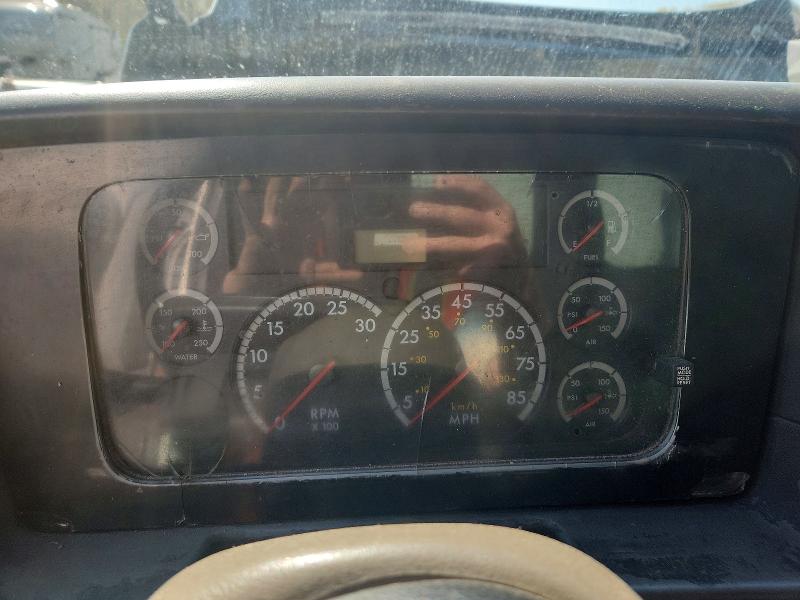 2004 Sterling Truck At9500 მანქანა იყიდება აუქციონზე, vin: 2FWJA3AS34AM44115, აუქციონის ნომერი: 49135686