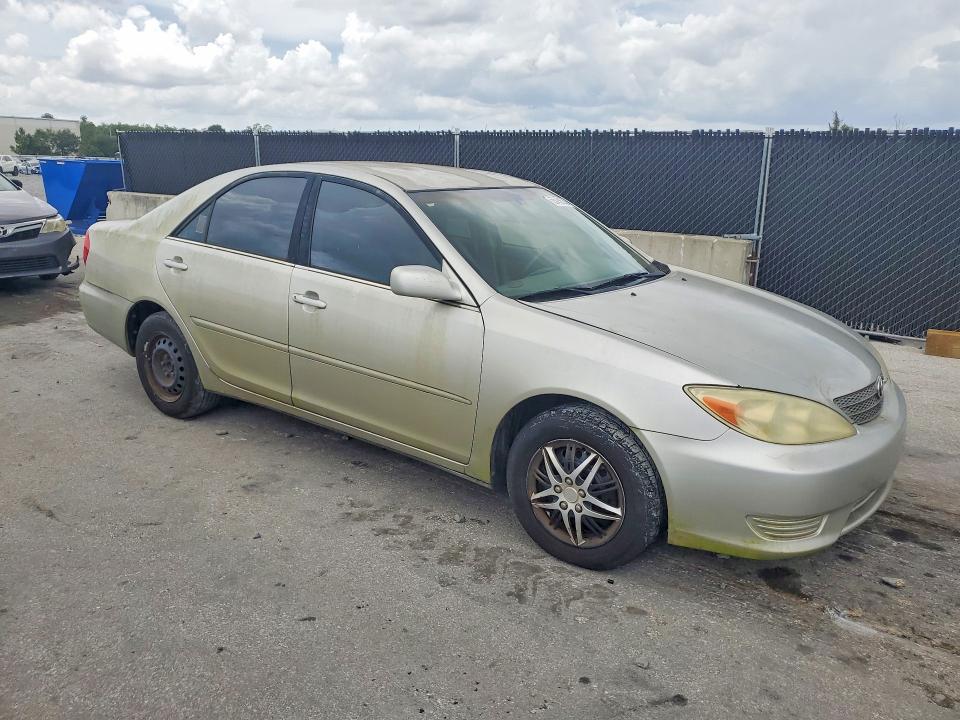 2004 Toyota Camry მანქანა იყიდება აუქციონზე, vin: 4T1BE32K64U856570, აუქციონის ნომერი: 55459356