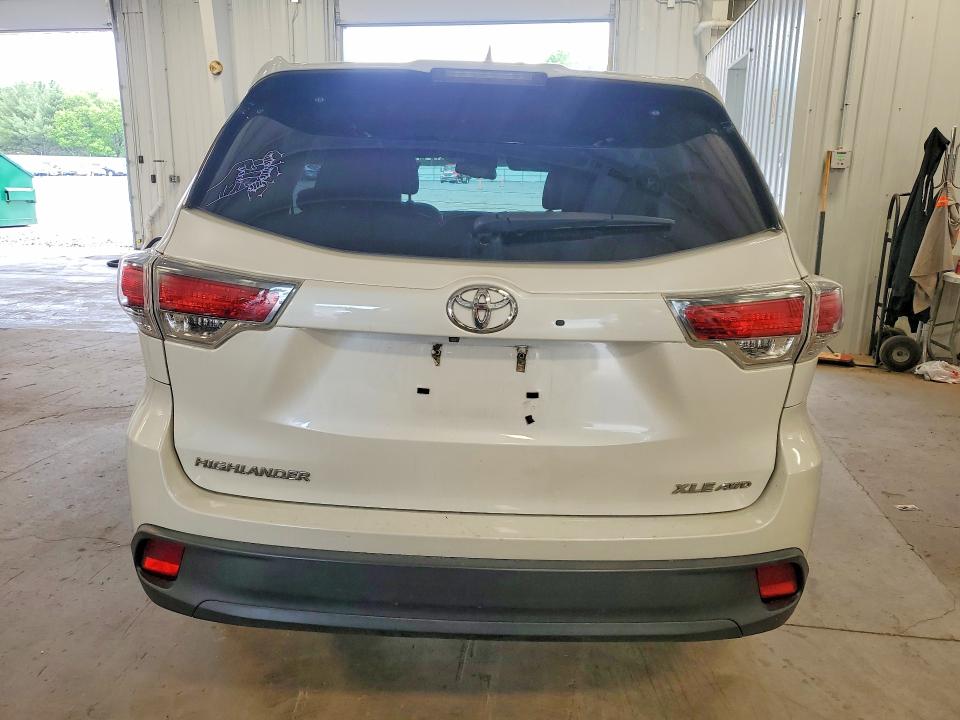 Продажа на аукционе авто 2015 Toyota Highlander, vin: 5TDJKRFH3FS131705, номер лота: 55107976