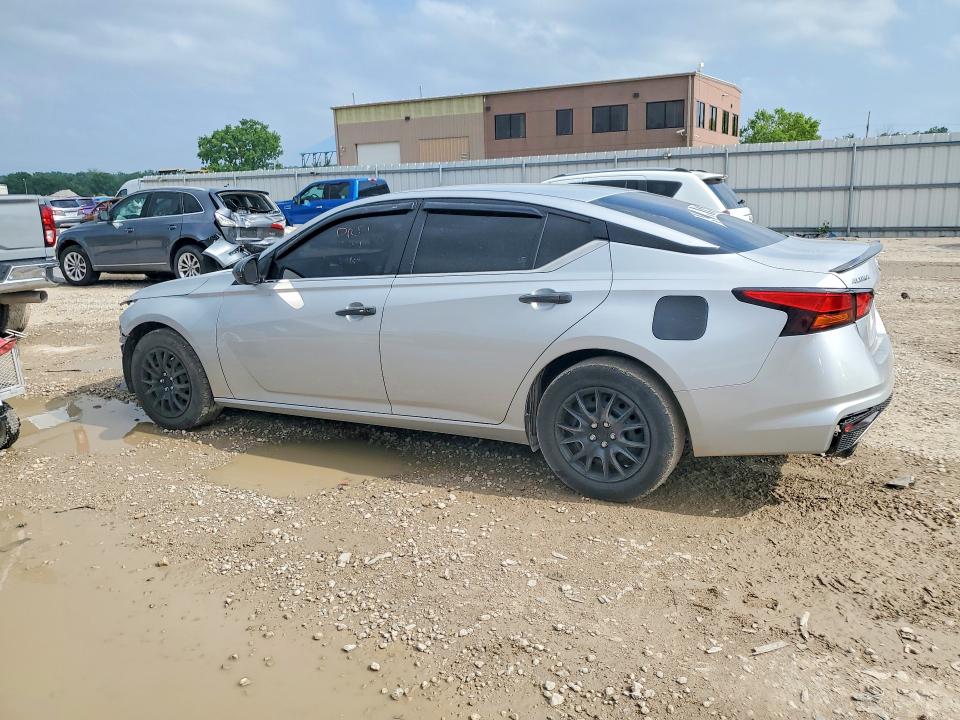 53809896 :رقم المزاد ، 1N4BL4BV3NN326973 vin ، 2022 Nissan Altima مزاد بيع