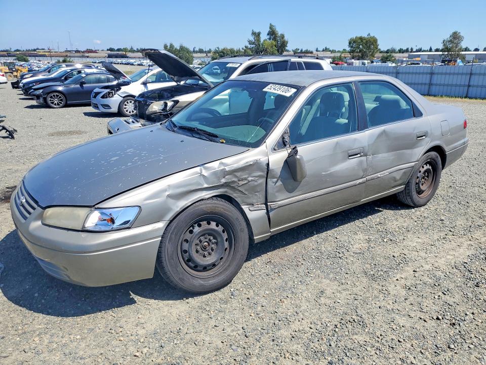 52439106 :رقم المزاد ، JT2BF22K4W0121603 vin ، 1998 Toyota Camry مزاد بيع