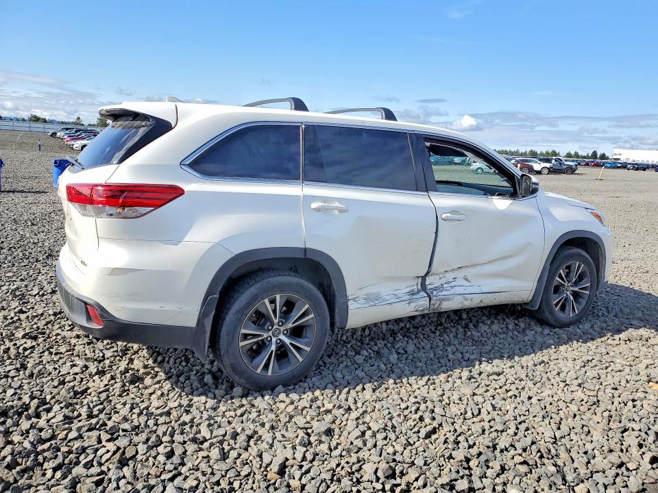 Продажа на аукционе авто 2017 Toyota Highlander, vin: 5TDBZRFH6HS440006, номер лота: 53620676