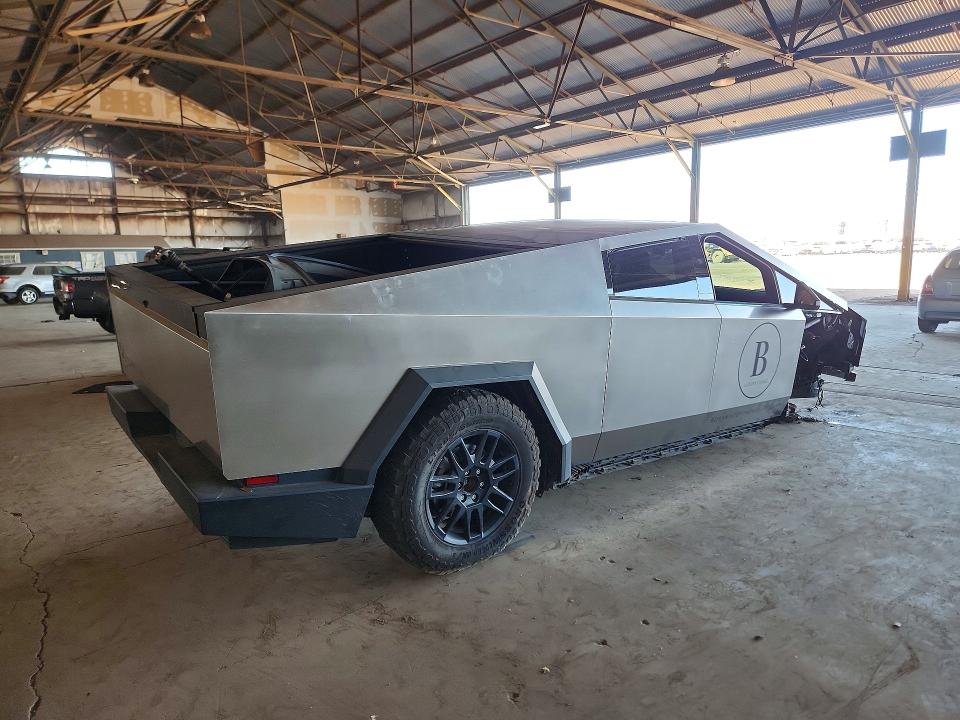 Продажа на аукционе авто 2025 Tesla Cybertruck, vin: 7G2CEHEE9SA061086, номер лота: 53293076