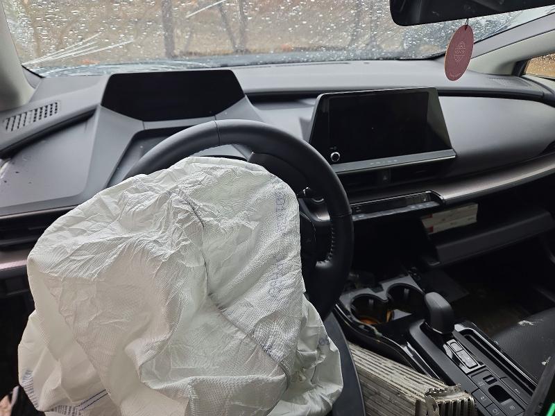 51590776 :رقم المزاد ، JTDADABU0P3001768 vin ، 2023 Toyota Prius مزاد بيع