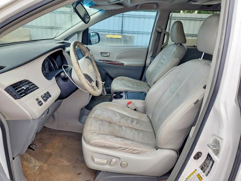 2011 Toyota Sienna მანქანა იყიდება აუქციონზე, vin: 5TDYK3DC8BS028972, აუქციონის ნომერი: 52812516