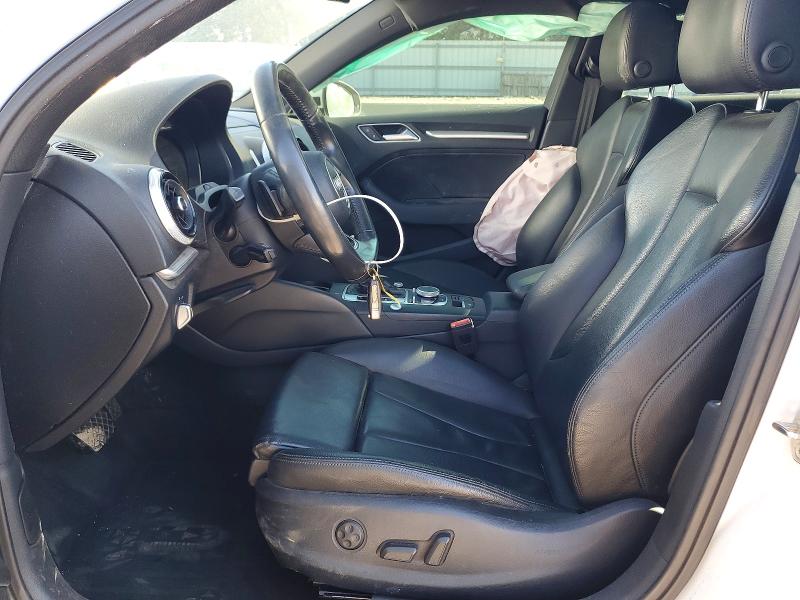 53122806 :رقم المزاد ، WAUJ8GFF0J1011249 vin ، 2018 Audi A3 مزاد بيع