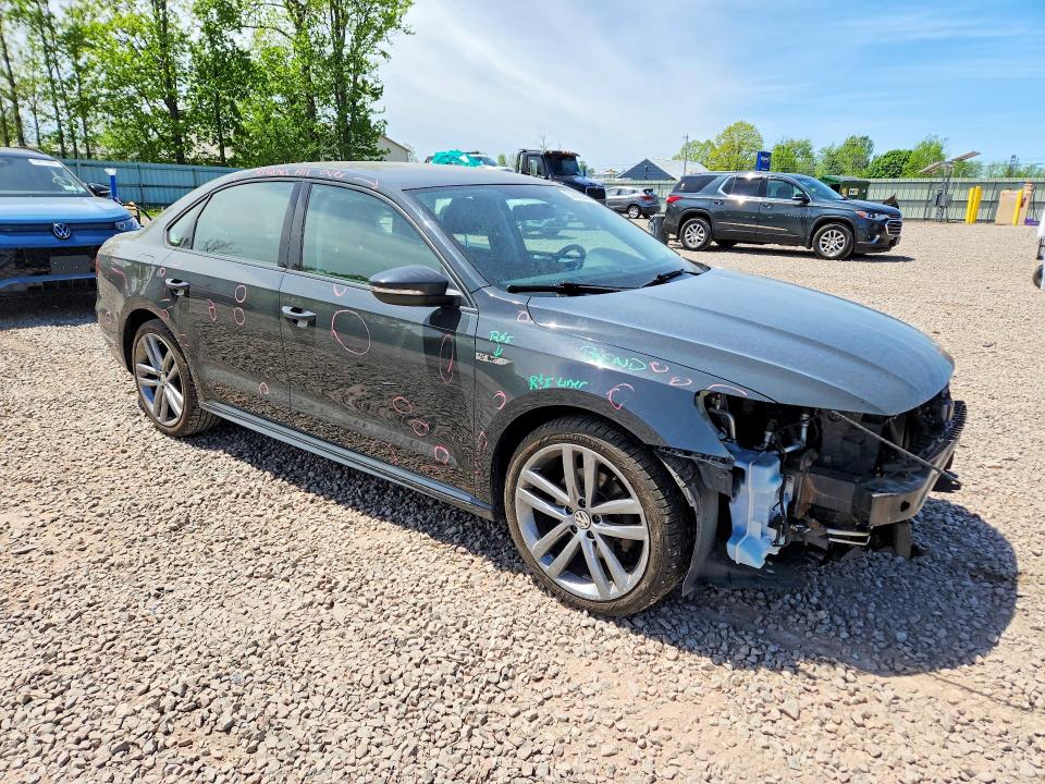 53929396 :رقم المزاد ، 1VWAA7A30JC000516 vin ، 2018 Volkswagen Passat مزاد بيع