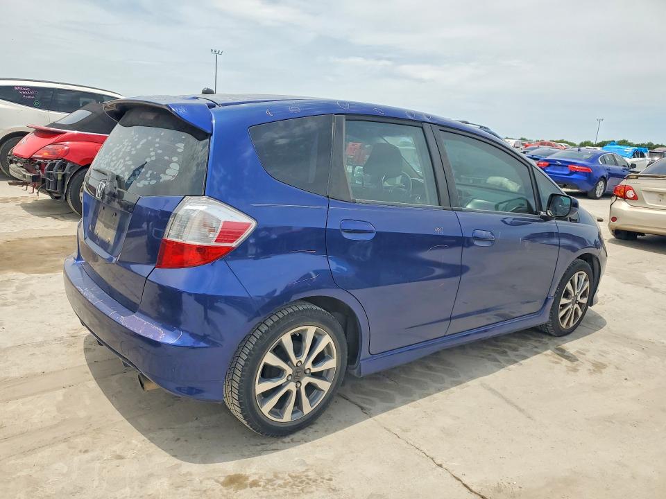 53618286 :رقم المزاد ، JHMGE8H51DC040928 vin ، 2013 Honda Fit مزاد بيع