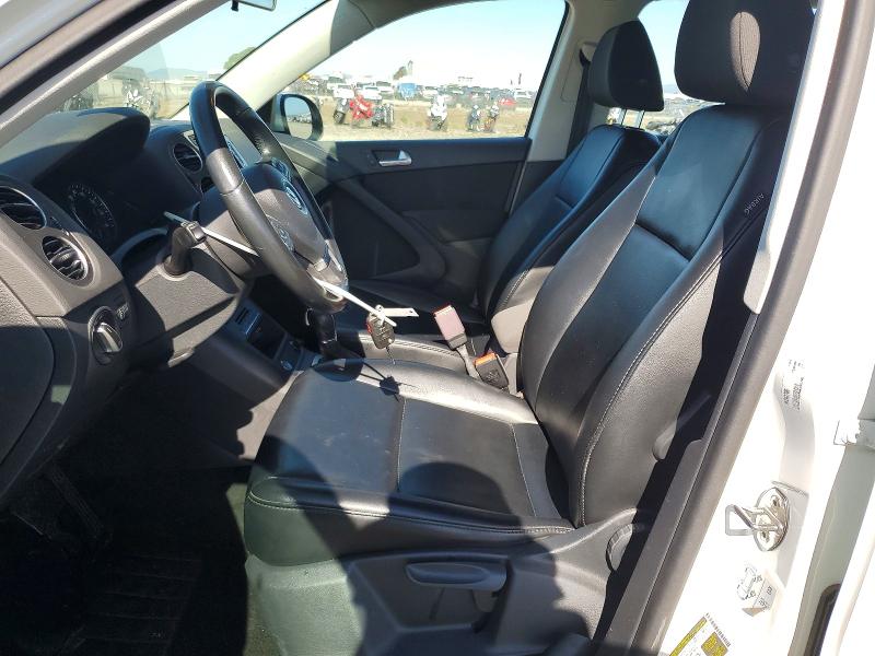 53656856 :رقم المزاد ، WVGAV7AX3HK042796 vin ، 2017 Volkswagen Tiguan مزاد بيع