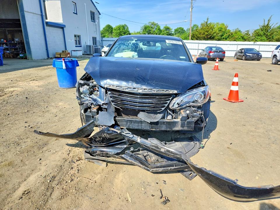 2011 Chrysler 200 მანქანა იყიდება აუქციონზე, vin: 1C3BC8FG2BN612360, აუქციონის ნომერი: 52951876