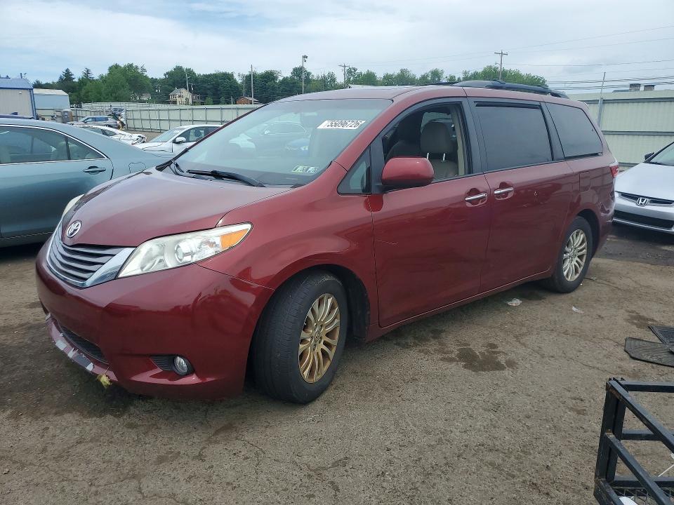 55096726 :رقم المزاد ، 5TDYZ3DC2HS794720 vin ، 2017 Toyota Sienna مزاد بيع