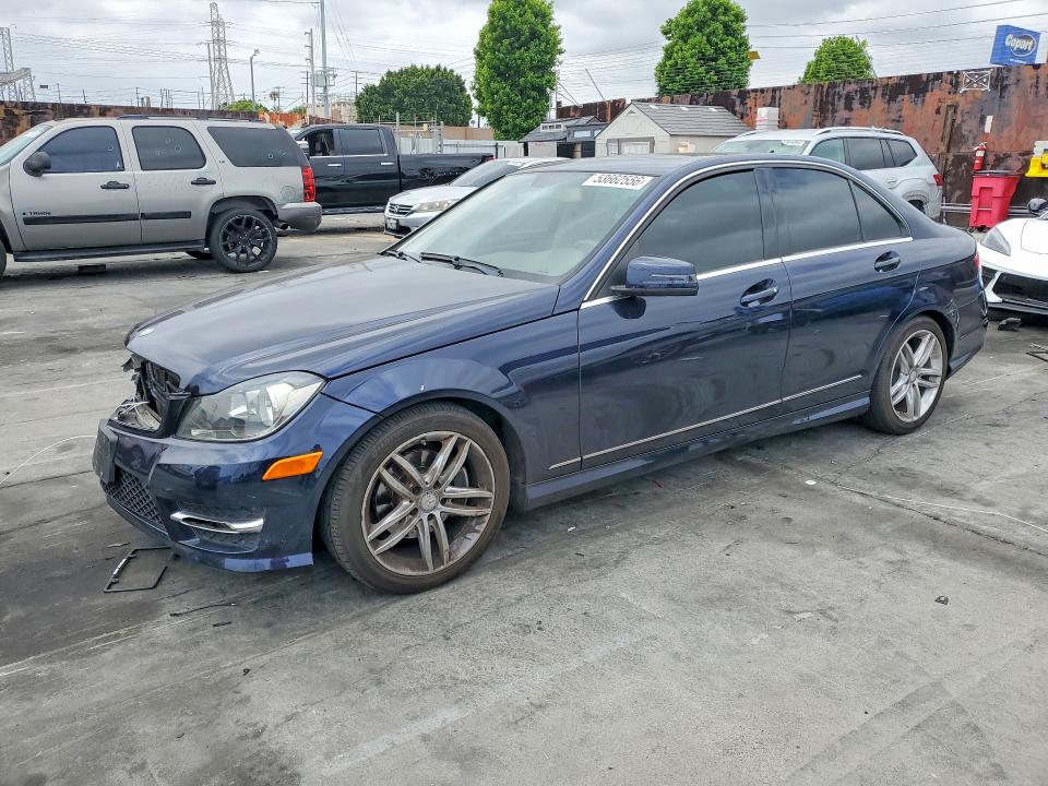Продаж на аукціоні авто 2013 Mercedes-benz C, vin: WDDGF4HB5DR265417, номер лоту: 53662556