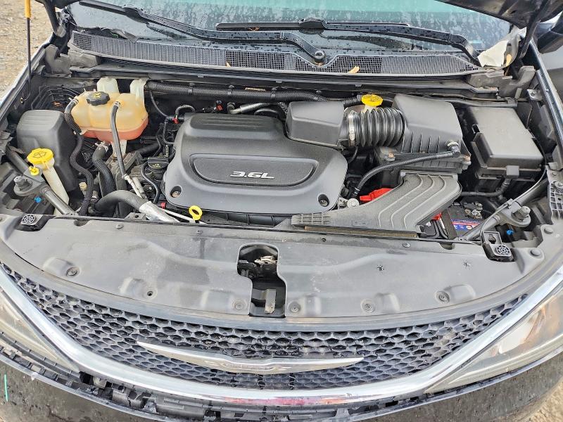 53075046 :رقم المزاد ، 2C4RC1BG6HR642352 vin ، 2017 Chrysler Pacifica مزاد بيع