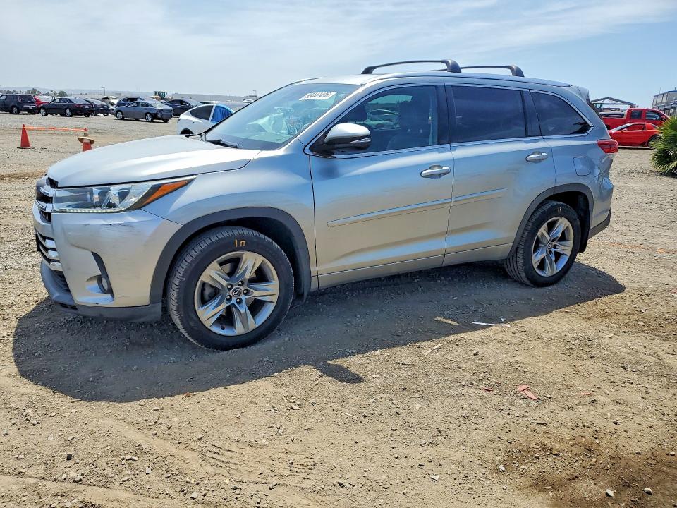 53447496 :رقم المزاد ، 5TDDZRFH6HS410691 vin ، 2017 Toyota Highlander مزاد بيع
