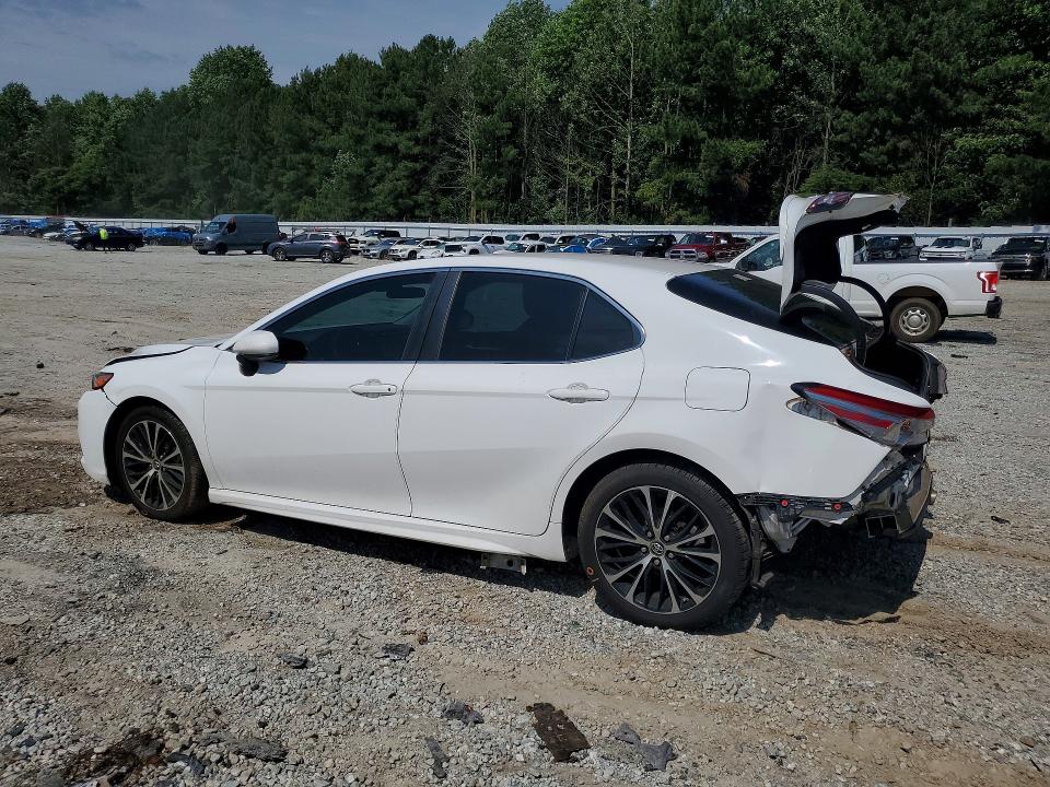 54633846 :رقم المزاد ، 4T1B11HK4JU101470 vin ، 2018 Toyota Camry مزاد بيع