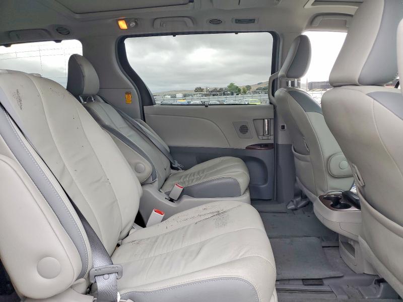 55200846 :رقم المزاد ، 5TDDK3DC5ES093880 vin ، 2014 Toyota Sienna مزاد بيع