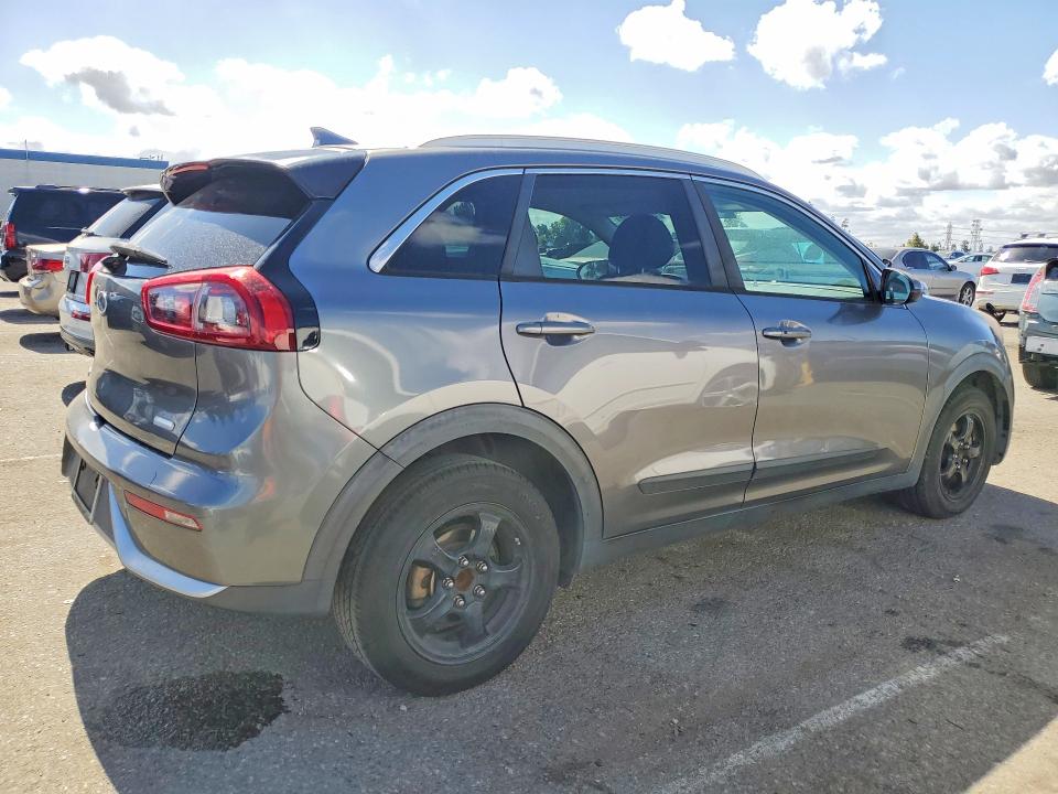2018 Kia Niro მანქანა იყიდება აუქციონზე, vin: KNDCB3LC6J5161472, აუქციონის ნომერი: 54557466