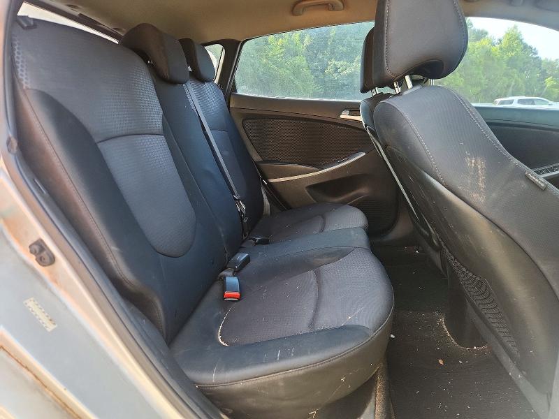 53798576 :رقم المزاد ، KMHCU5AE3FU217855 vin ، 2015 Hyundai Accent مزاد بيع