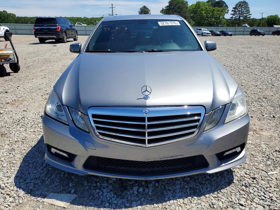 52101976 :رقم المزاد ، WDDHF5GB5BA377979 vin ، 2011 Mercedes-benz E مزاد بيع
