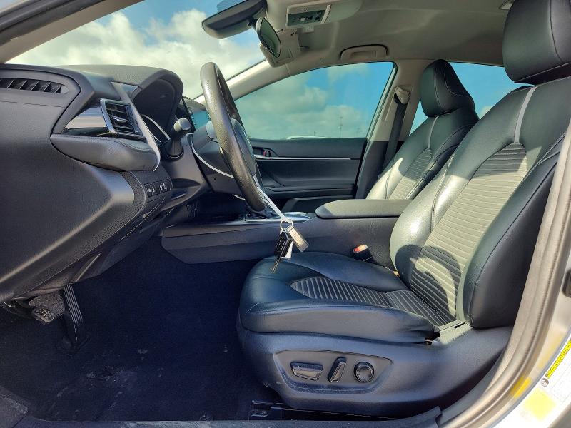 52806406 :رقم المزاد ، 4T1C11AK5NU648008 vin ، 2022 Toyota Camry مزاد بيع