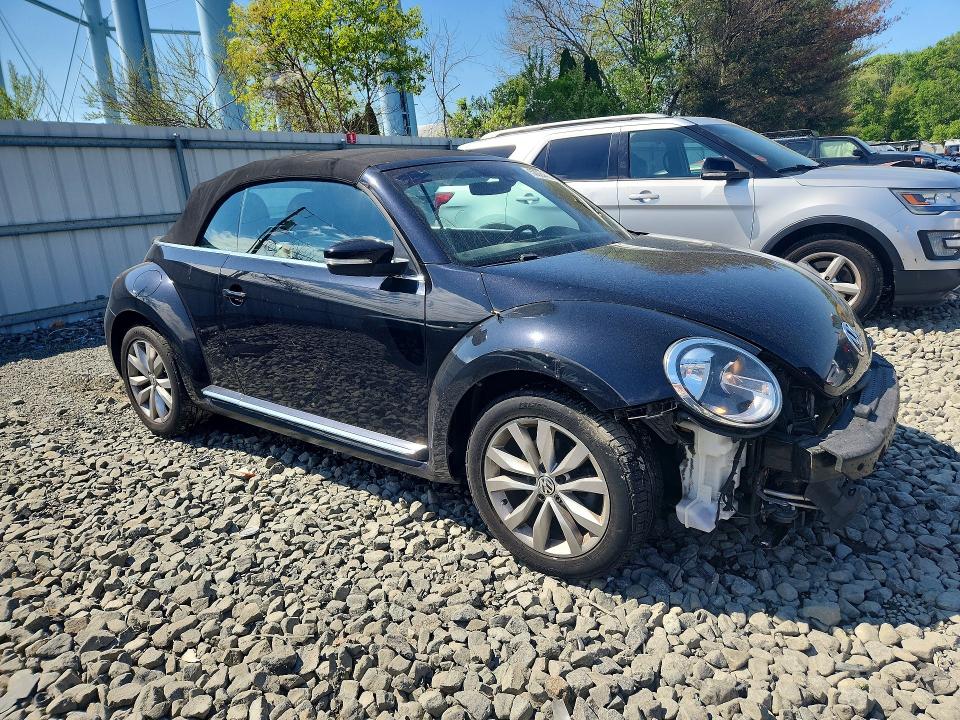 53024436 :رقم المزاد ، 3VW517AT7HM813782 vin ، 2017 Volkswagen Beetle مزاد بيع