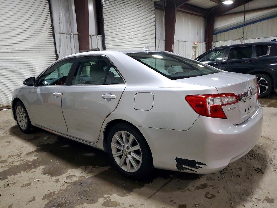 52613816 :رقم المزاد ، 4T1BK1FK2CU510747 vin ، 2012 Toyota Camry مزاد بيع