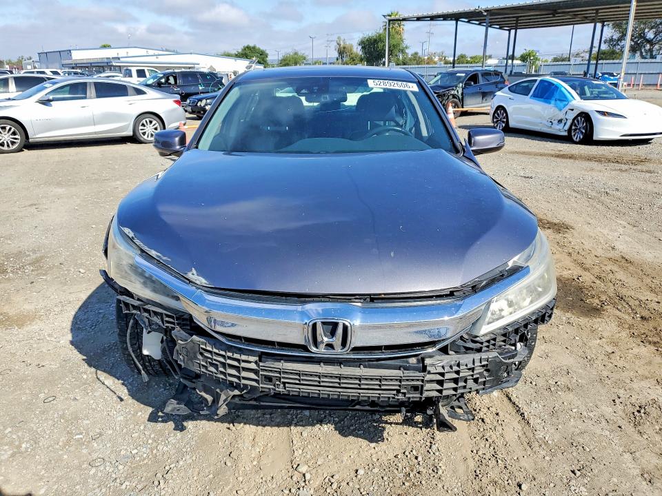 Продаж на аукціоні авто 2017 Honda Accord, vin: JHMCR6F76HC007554, номер лоту: 52892606
