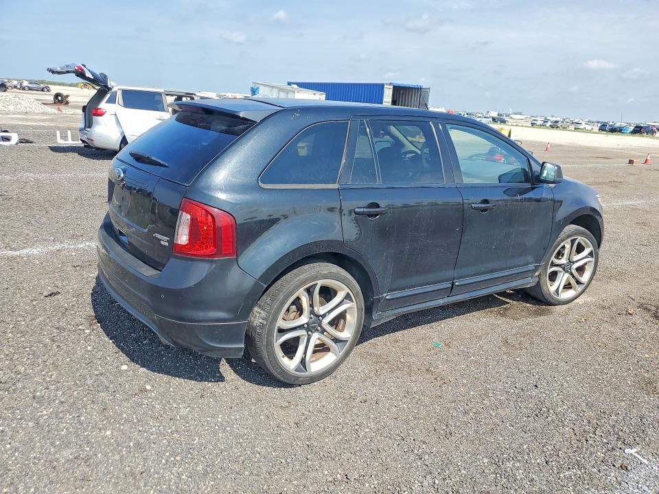 51565066 :رقم المزاد ، 2FMDK4AK5BBA81349 vin ، 2011 Ford Edge مزاد بيع