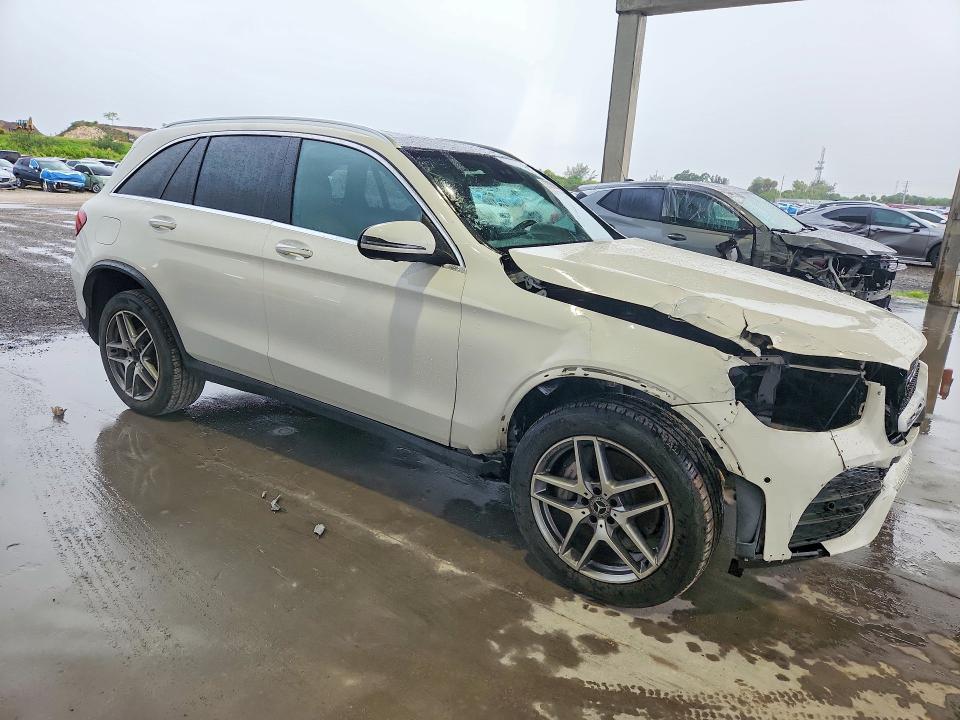 55320096 :رقم المزاد ، W1N0G8DB5NG029121 vin ، 2022 Mercedes-benz Glc مزاد بيع