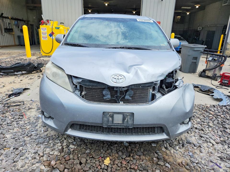 Продажа на аукционе авто 2015 Toyota Sienna, vin: 5TDYK3DCXFS555787, номер лота: 53238606