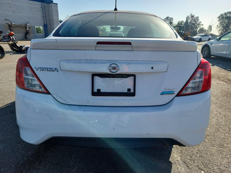 54524246 :رقم المزاد ، 3N1CN7AP4FL950220 vin ، 2015 Nissan Versa مزاد بيع