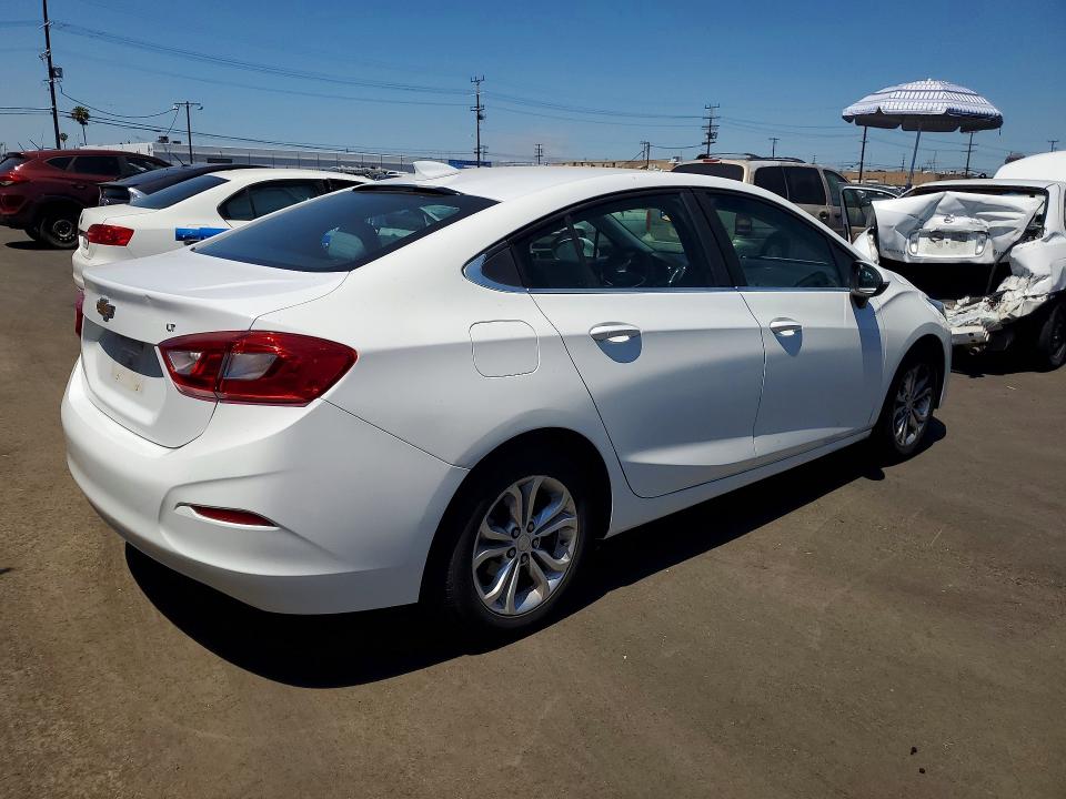 Продажа на аукционе авто 2019 Chevrolet Cruze, vin: 1G1BE5SMXK7118017, номер лота: 53741566