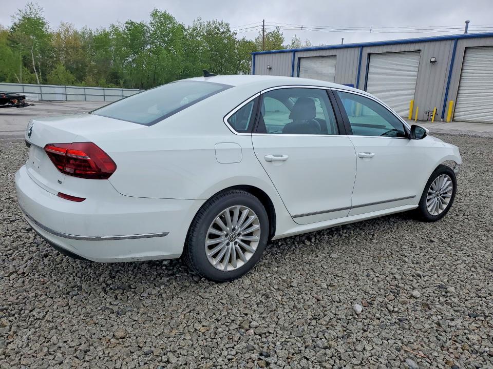 53880066 :رقم المزاد ، 1VWBT7A33HC024172 vin ، 2017 Volkswagen Passat مزاد بيع