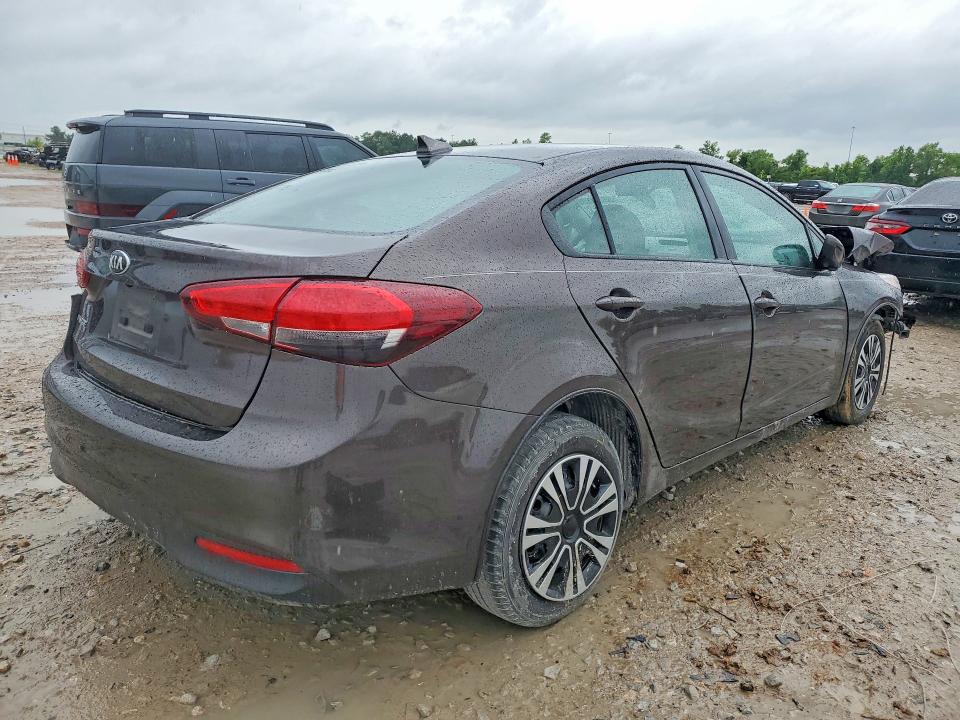 2018 Kia Forte მანქანა იყიდება აუქციონზე, vin: 3KPFL4A75JE217377, აუქციონის ნომერი: 55051806