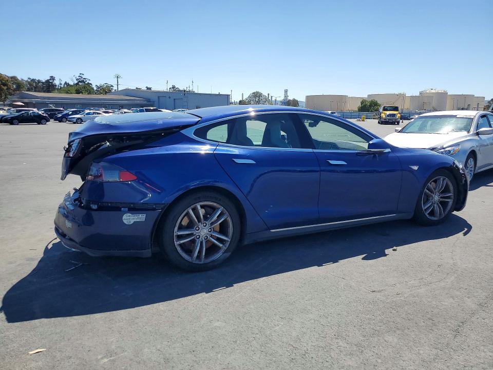 Продажа на аукционе авто 2015 Tesla Model S, vin: 5YJSA1E20FF116413, номер лота: 53019576