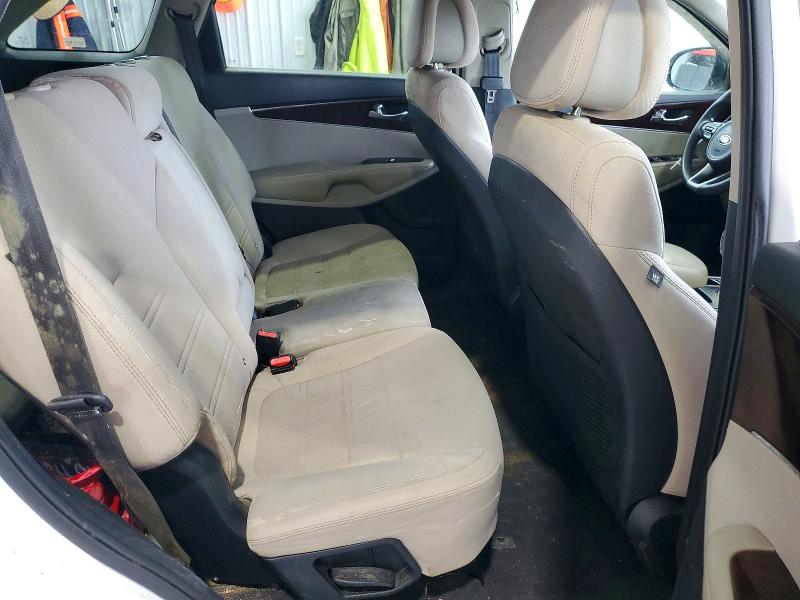 54860596 :رقم المزاد ، 5XYPGDA58HG216227 vin ، 2017 Kia Sorento مزاد بيع