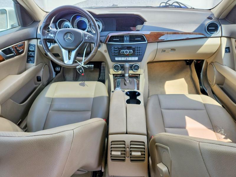 52347076 :رقم المزاد ، WDDGF4HB1CA606020 vin ، 2012 Mercedes-benz C مزاد بيع