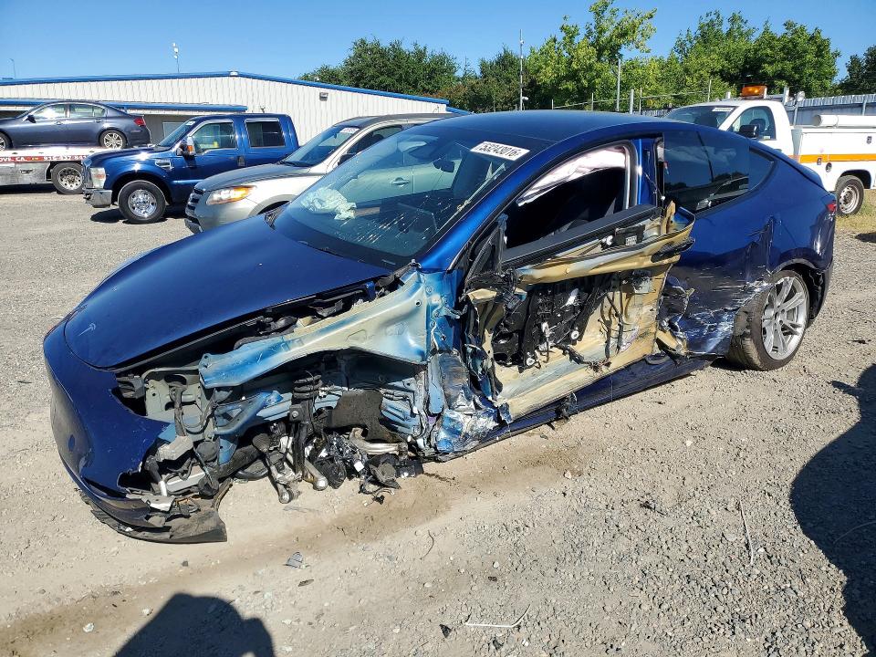 Auction sale of the 2024 Tesla Model Y, vin: 7SAYGDEE9RF983496, lot number: 53243016